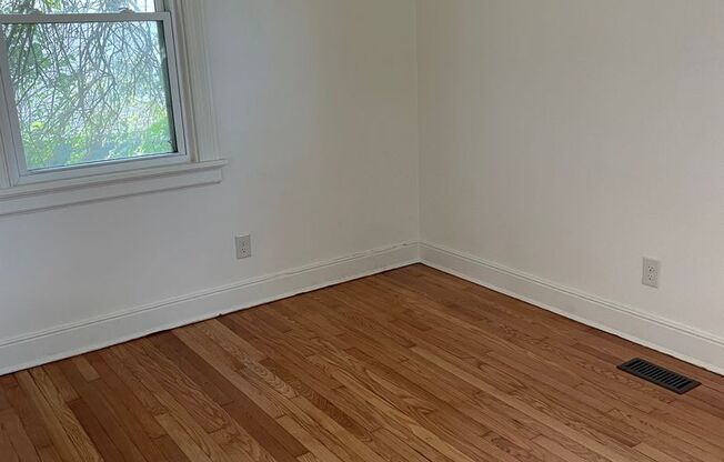 3 beds, 1 bath, $1,650