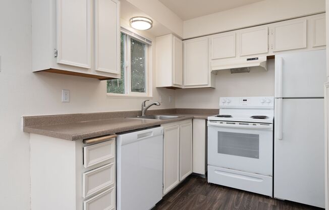 1 bed, 1 bath, 674 sqft, $1,350, Unit 858