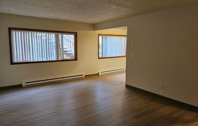 Welcome to Irvington Plaza Apartments - Mid-century living in the heart of Portland's Irvington neighborhood!