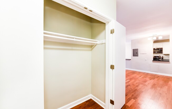 Spacious 2 Bedroom, 2 bath condo. Enjoy beautiful and breathtaking views of the Cathedral from the roof deck!  Utilities and parking included in rent!