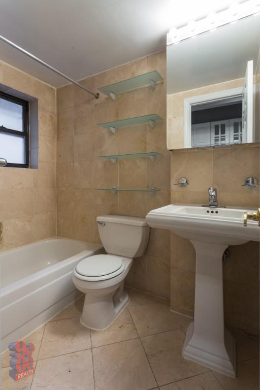 252 MOTT ST