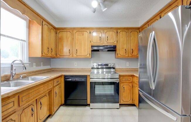 3 beds, 2 baths, $1,595