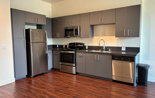 2 beds, 2 baths, 890 sqft, $2,600, Unit 138