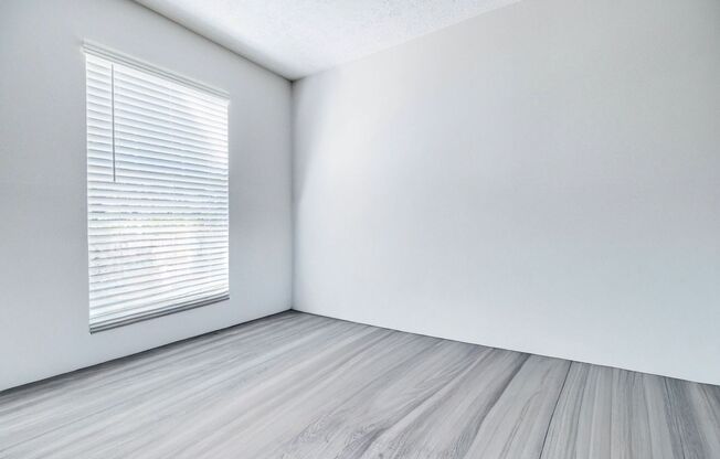 2 beds, 1 bath, 805 sqft, $1,100, Unit S251