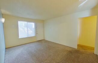 3 beds, 1 bath, $1,795, Unit 4