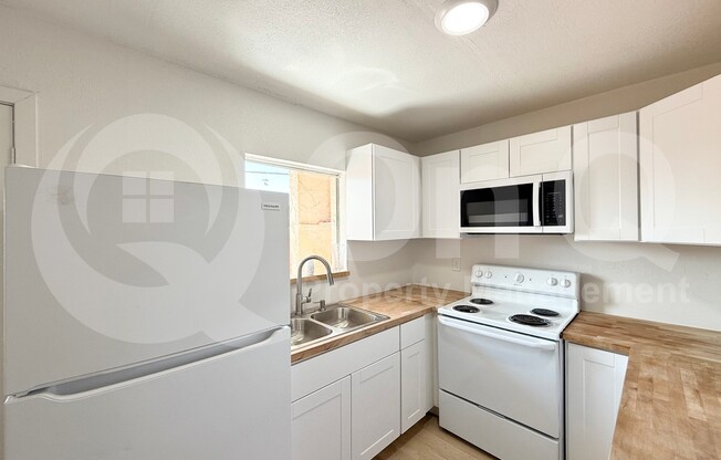 3526 W DUNLAP