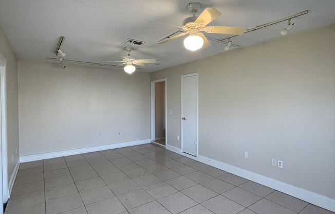 3 beds, 2 baths, $1,695