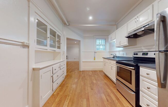 Studio, 1 bath, 373 sqft, $1,650, Unit 002