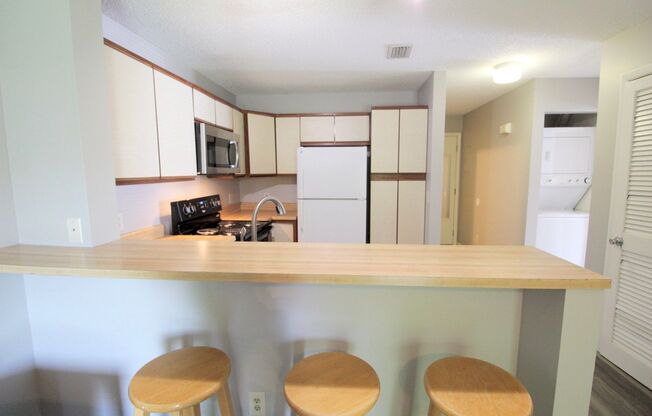 2 beds, 2 baths, $750