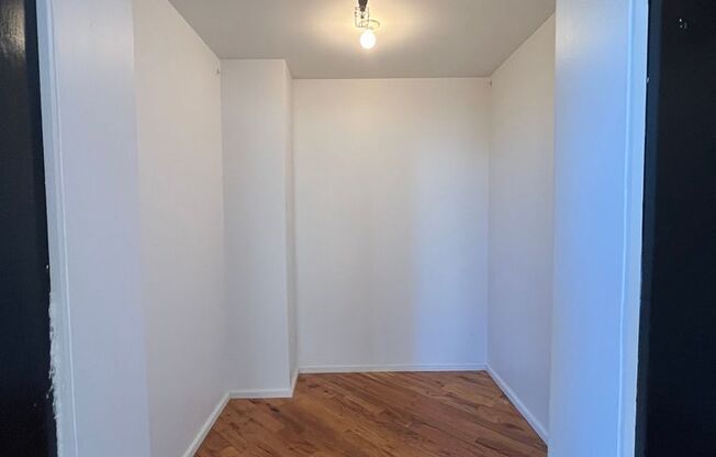 Studio, 1 bath, $950, Unit 2A