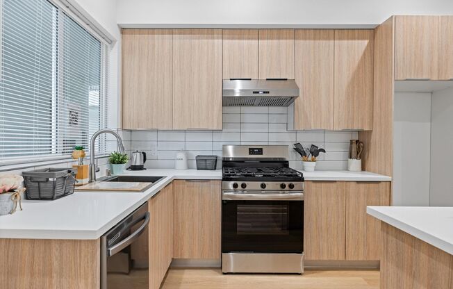 Leffingwell Apartments - 3 BED/2BATH