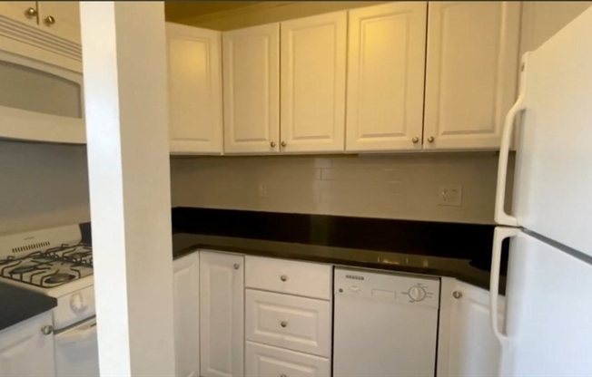 1 bed, 1 bath, 350 sqft, $2,715, Unit #24