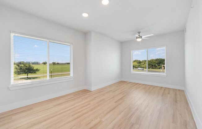 1 bed, 1 bath, 712 sqft, $1,385, Unit 214