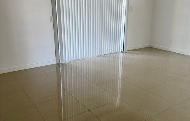 3 beds, 2 baths, 1,205 sqft, $2,075, Unit 129