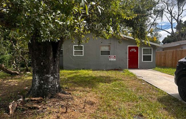 Charming Tampa Home in Quiet Neighborhood – Convenient Central Location