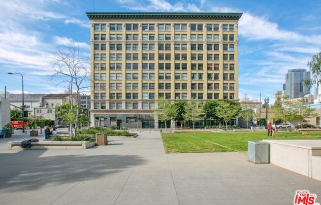 1 bed, 1 bath, 790 sqft, $2,000, Unit 404