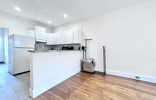 61 Thatcher St # 222