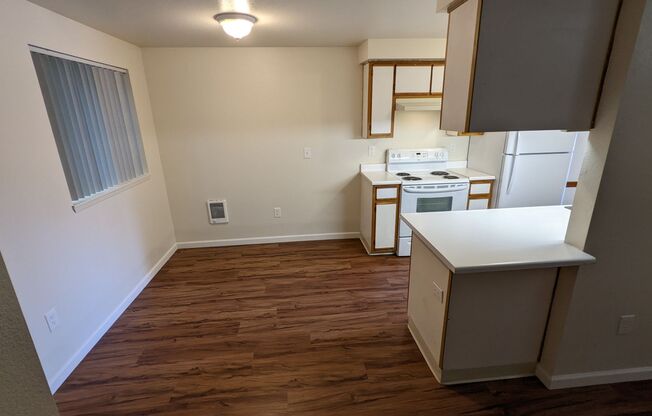 2 beds, 2 baths, 800 sqft, $1,495, Unit 4004