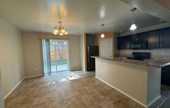 Single level floorplan in desirable neighborhood!