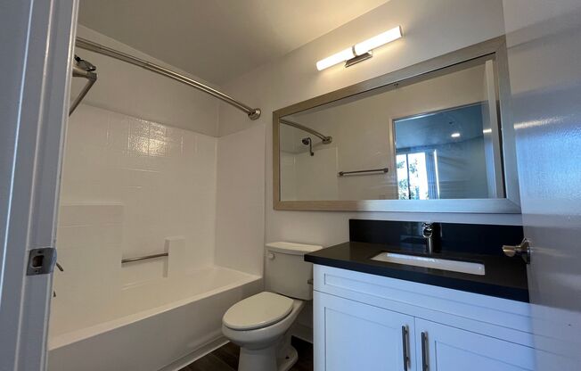 2 beds, 2 baths, 850 sqft, $2,948, Unit 313