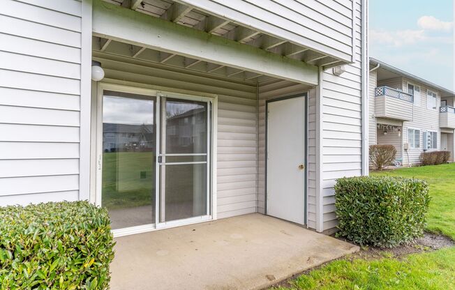 2 beds, 1 bath, 800 sqft, $1,510, Unit 1893-53
