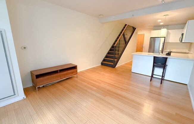 1 bed, 1.5 baths, 948 sqft, $3,800, Unit 127