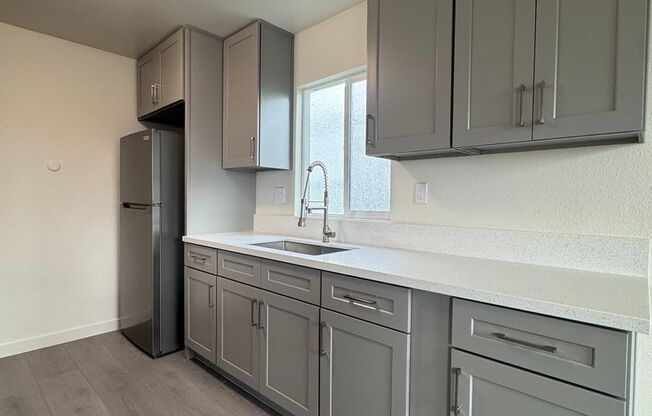 3540 & 3540 1/2 6th St