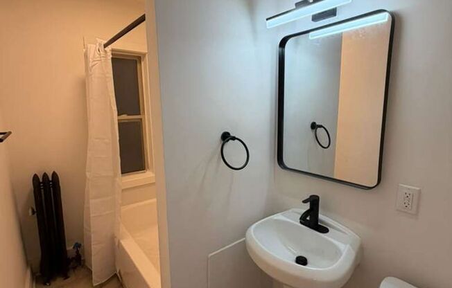 1 bed, 1 bath, 800 sqft, $950, Unit Unit 431