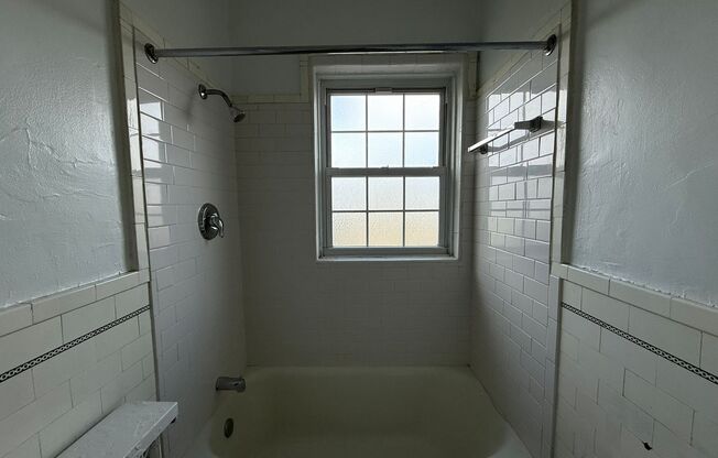 Studio, 1 bath, 401 sqft, $1,200, Unit Bayard Manor 309