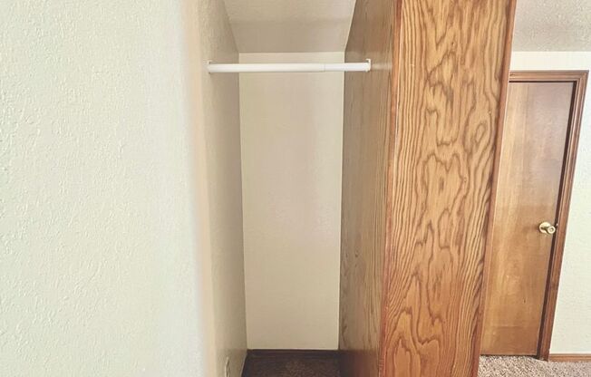 2 beds, 1 bath, 850 sqft, $850, Unit 7B