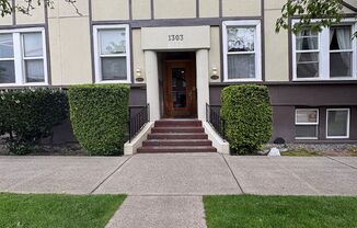 1303 DIVISION AVE