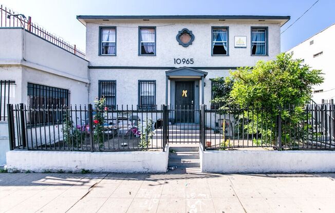 10961 S. Figueroa St.