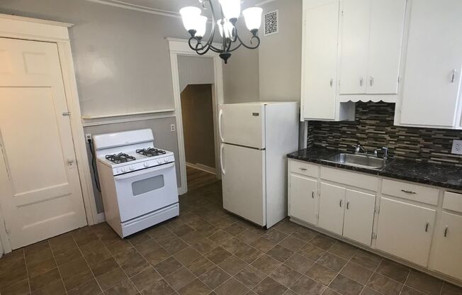 2 beds, 1 bath, $1,195, Unit 240 #1