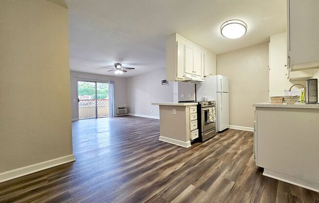 2 beds, 1 bath, 841 sqft, $2,595, Unit 26