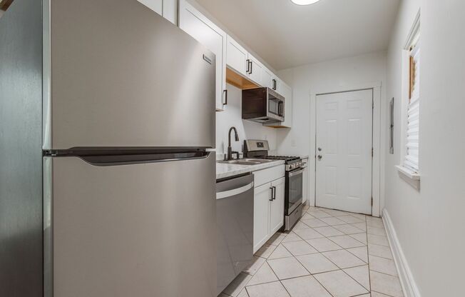 1 bed, 1 bath, $950, Unit Flr 1