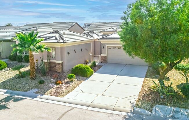 GOLF COURSE VIEWS & SOLAR PANELS! 55+ COMMUNITY AT SUN CITY ALIANTE - SINGLE-STORY 2-BEDROOM + CASITA!