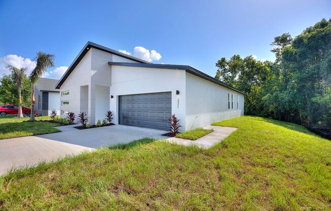 Deposit-Free! Modern, energy efficient home with ALL of the upgrades! Winter Haven