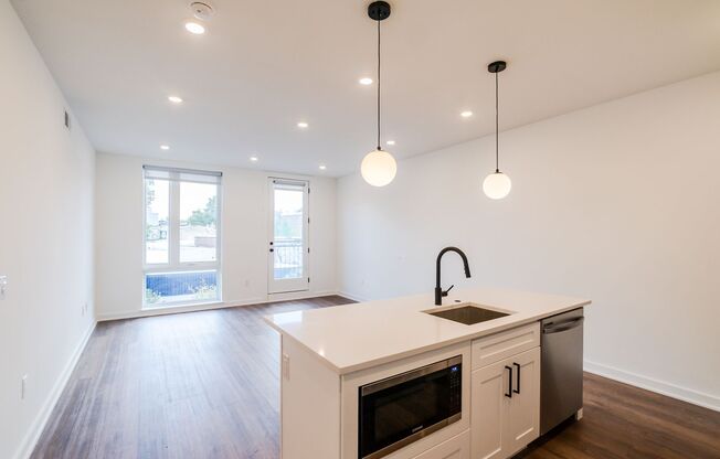 1 bed, 1 bath, 650 sqft, $1,450, Unit 302