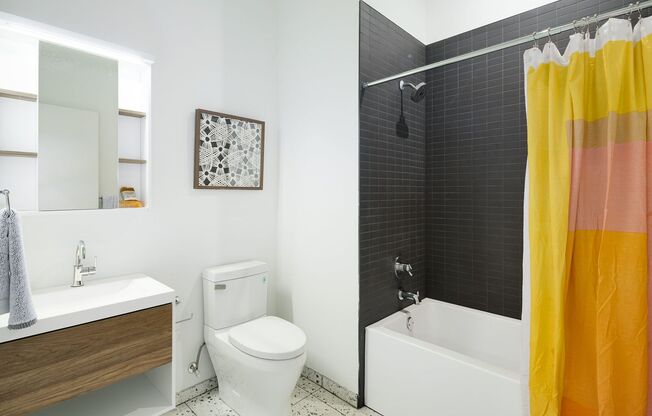 1 bed, 1 bath, 608 sqft, $1,550, Unit Unit 301