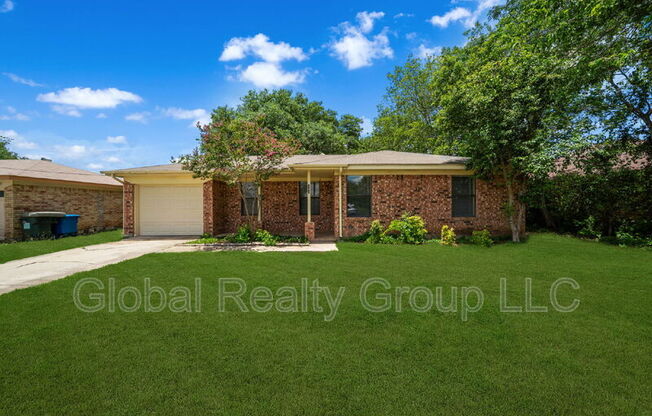 203 PECAN ST
