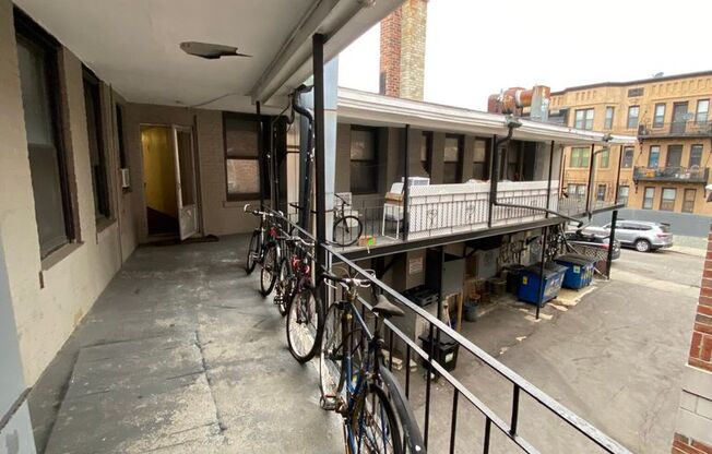 Studio, 1 bath, $1,800, Unit 41