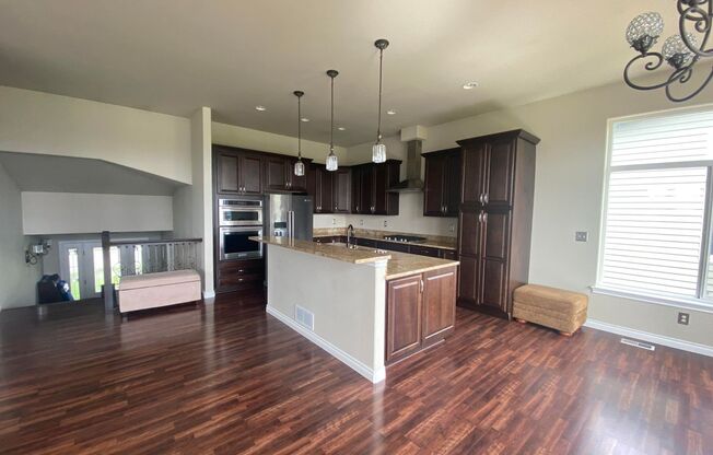 Meticulously well kept 3 bed, 3.5 bath Gov't Hill Home with VIEWS!!!