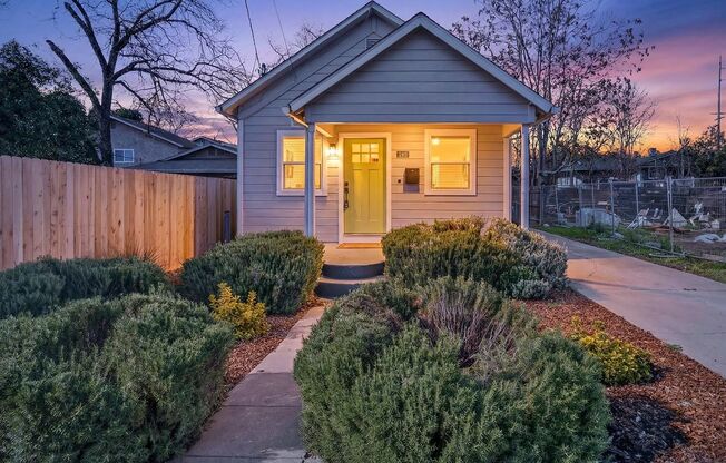 MOVE IN SPECIAL $3000 if lease signed by Sep 11th!! 3 Bedroom Home Close to CSUC!