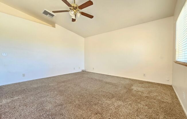 922 W SULLIVAN AVE