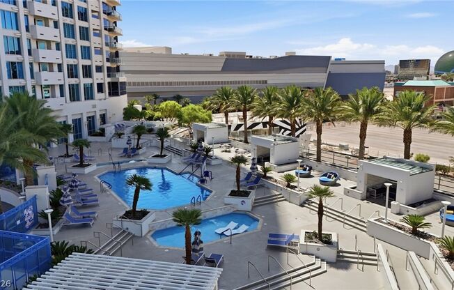 2 beds, 2 baths, $2,300, Unit # 707