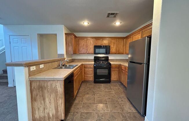 Cozy 3-Bedroom Home in Silverado Ranch!