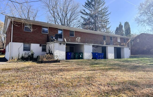 625PB - 1605 Lark Lane -M