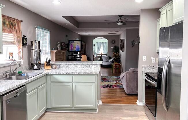 322 WOODCREST DR