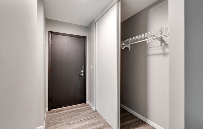 2 beds, 1.5 baths, 976 sqft, $1,525, Unit 9975-101