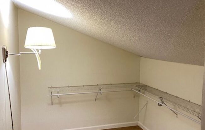 2 beds, 2 baths, $1,495, Unit UNIT 19